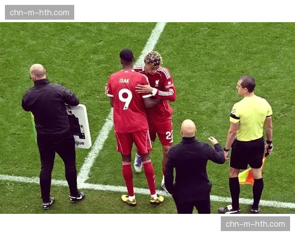 埃基蒂克重伤让利物浦的夏窗更复杂，想争冠要全方位补强